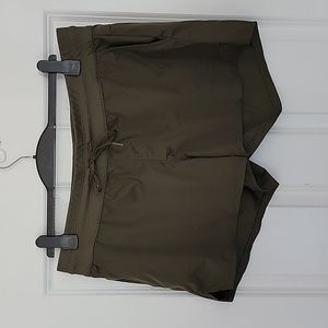 The North Face's Aphrodite Motion Performance Shorts - Olive - XL